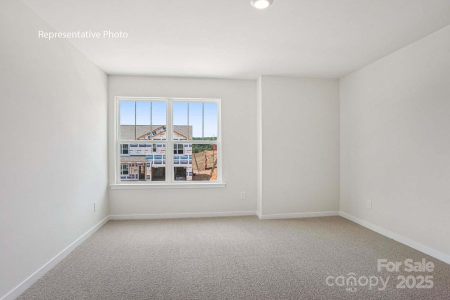 Spacious, unfurnished interior of a new home in Calvin Creek, Troutman (Image 18).
