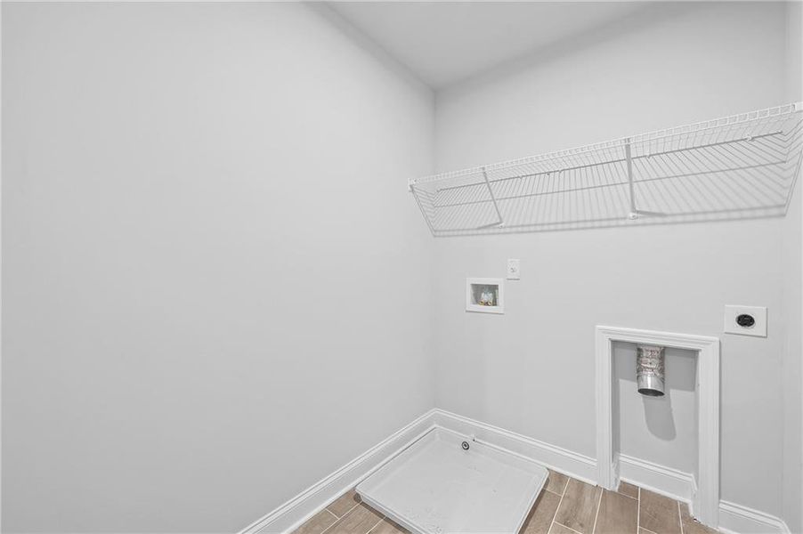 Spacious, unfurnished interior of a new home in Hawthorne Ridge, McDonough (Image 24).