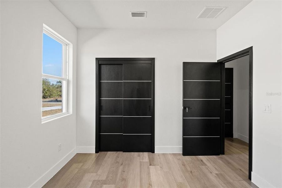 Spacious, unfurnished interior of a new home in , Dunnellon (Image 24).