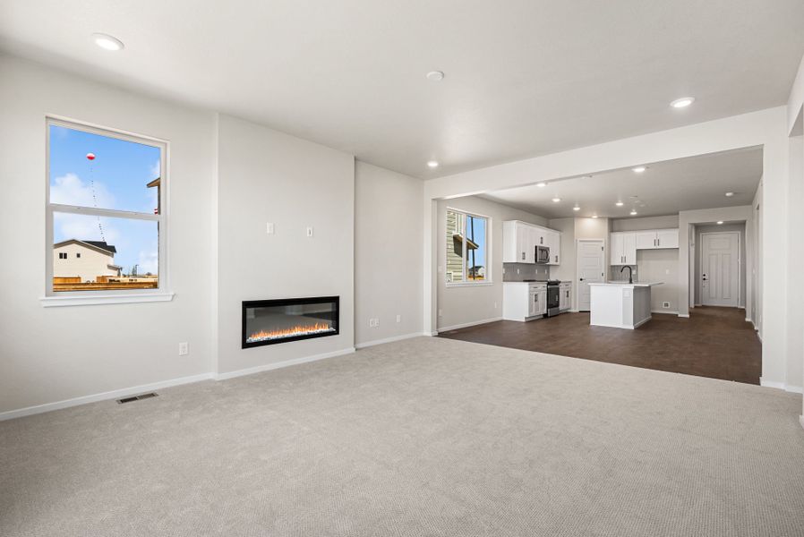 Spacious, unfurnished interior of a new home in Wolf Creek Run West, Strasburg (Image 16).