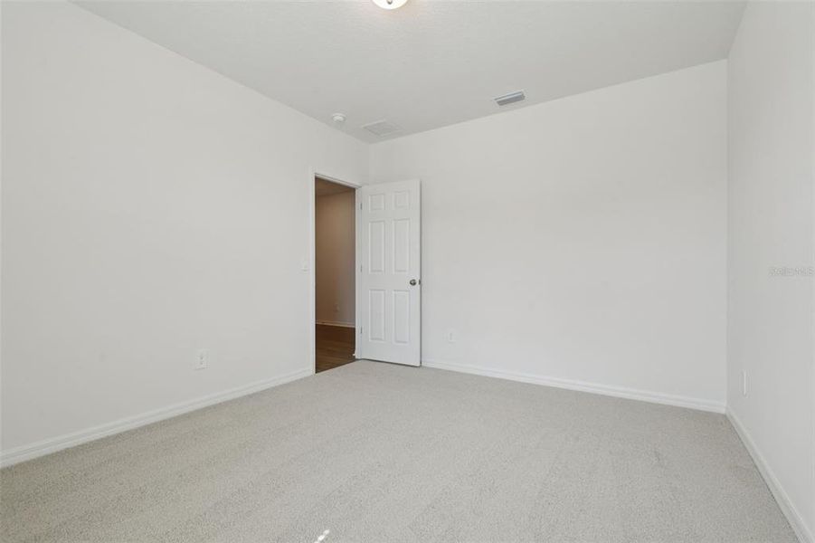 Spacious, unfurnished interior of a new home in The Reserve at Twin Lakes, St. Cloud (Image 27).