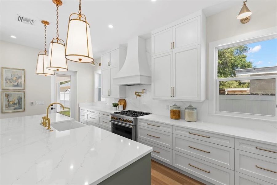 Furnished interior view inside a new home in , St. Petersburg (Image 39).