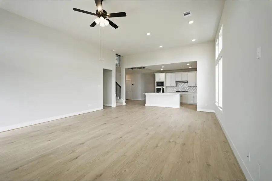 Spacious, unfurnished interior of a new home in Sunterra Lakes, Brookshire (Image 27). Spacious, unfurnished interior of a new home in Sunterra Lakes, Brookshire (Image 27).