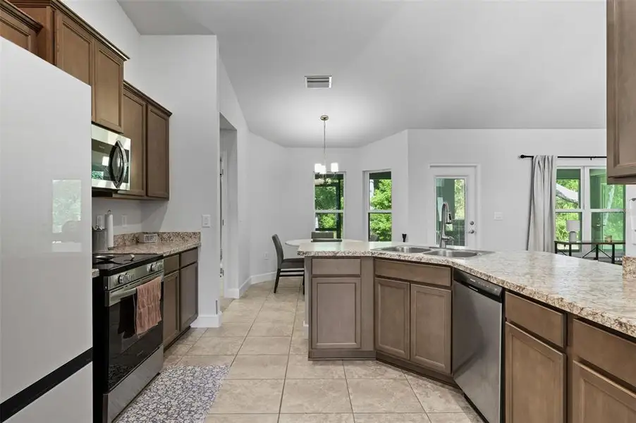 Furnished interior view inside a new home in Spring Hill, Spring Hill (Image 6).