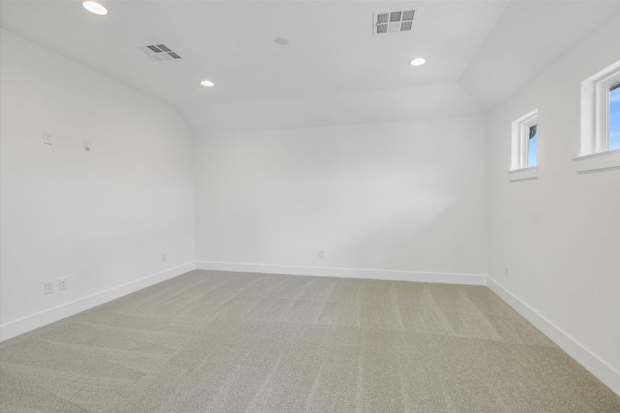 Representative unfurnished interior of a home built from the Santa Barbara II by Giddens Homes in Scofield Farms Estates, Georgetown (Image 167).