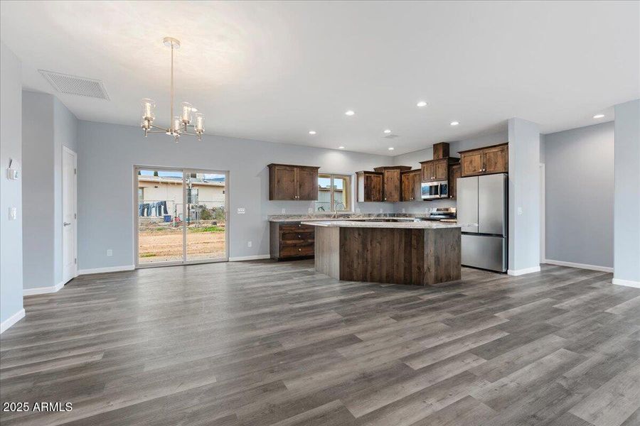 04-Entry to Dining & Kitchen 04-Entry to Dining & Kitchen