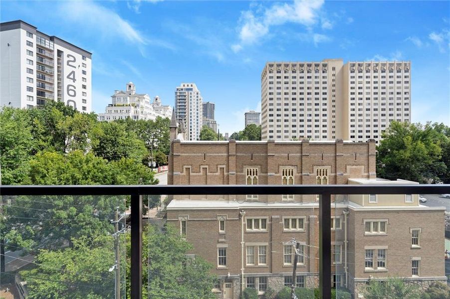 Condo located in Atlanta, GA showcasing its design and architecture (Image 26).