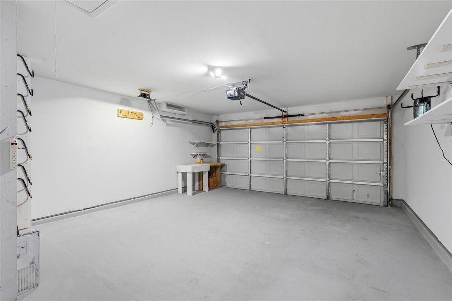 Spacious, unfurnished interior of a new home in , Troy (Image 19).