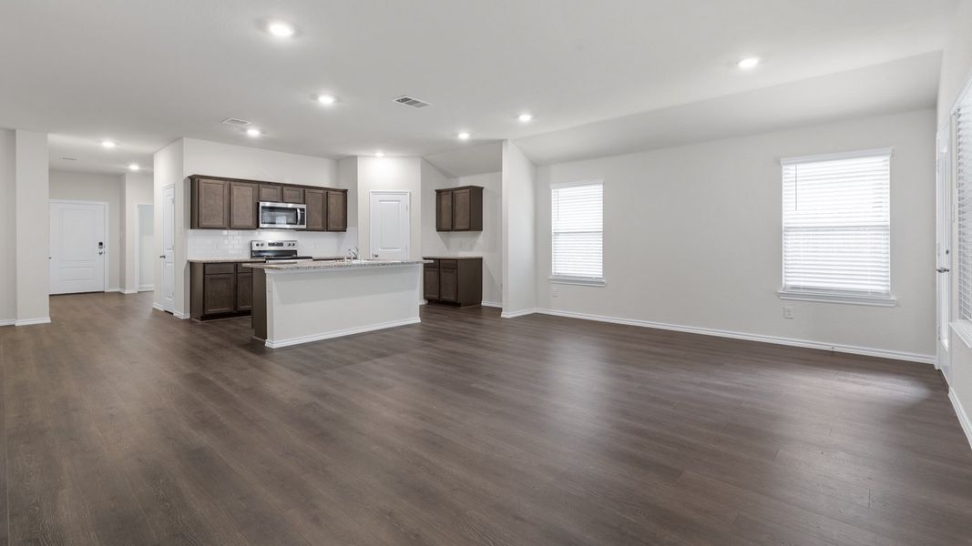 Representative unfurnished interior of a home built from the X40L Lakeway by D.R. Horton in Valor Farms, Royse City (Image 26).