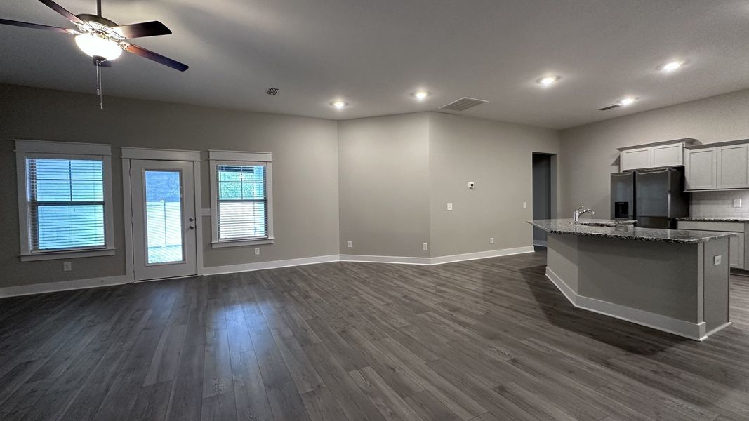 Spacious, unfurnished interior of a new home in Veterans Cove, Murfreesboro (Image 23).