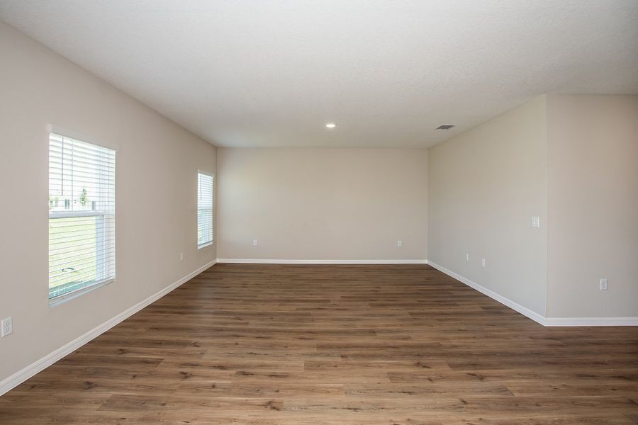 Spacious, unfurnished interior of a new home in Crosswinds, Haines City (Image 10).
