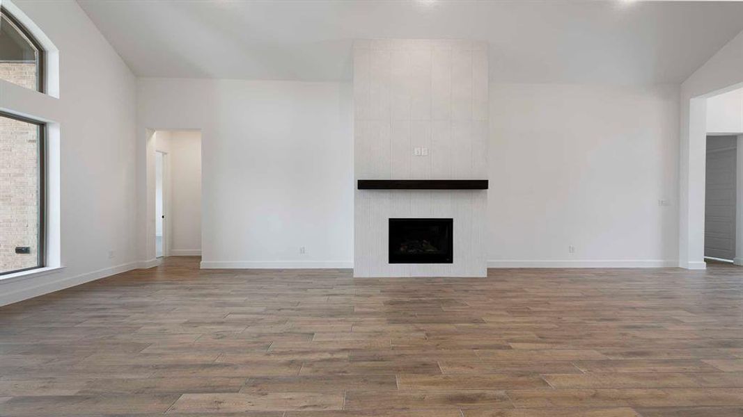 Spacious, unfurnished interior of a new home in Sonoma Verde, McLendon-Chisholm (Image 18).