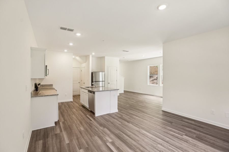 Representative unfurnished interior of a home built from the Triton by Starlight Homes in Chestnut Grove, Douglasville (Image 20).