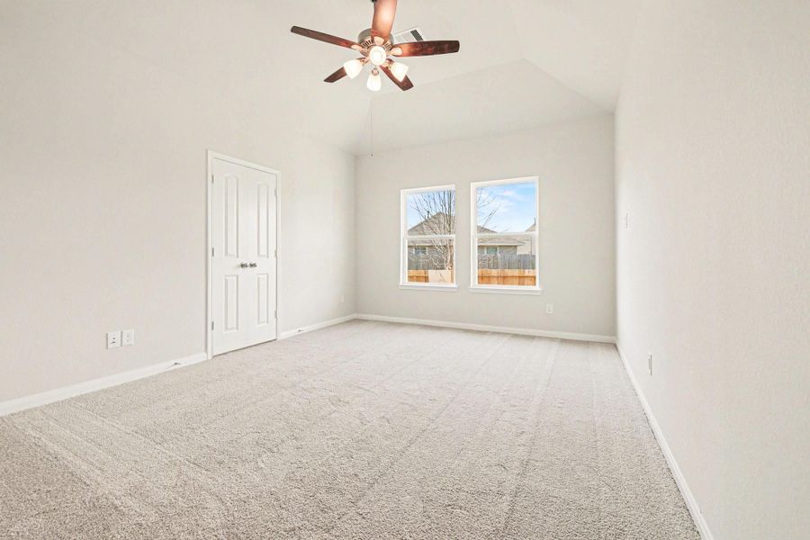 Spacious, unfurnished interior of a new home in Clear View Estates, Willis (Image 25).
