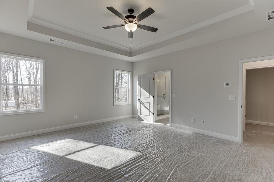 Spacious, unfurnished interior of a new home in , Jefferson (Image 27).