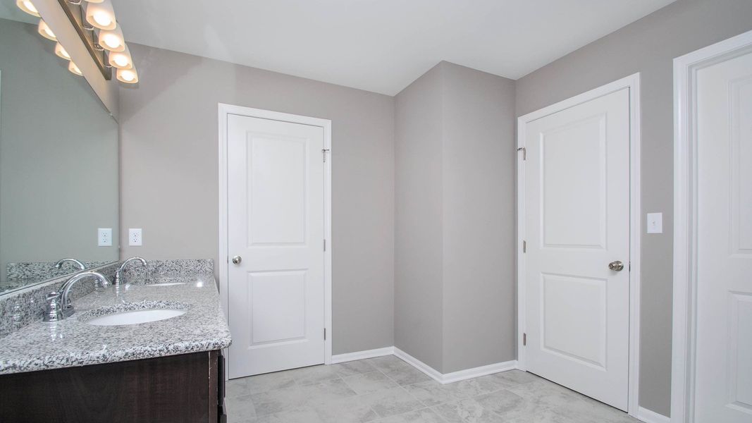 Representative unfurnished interior of a home built from the The Winslow by Norfolk Homes in Valleys, Jackson (Image 67).