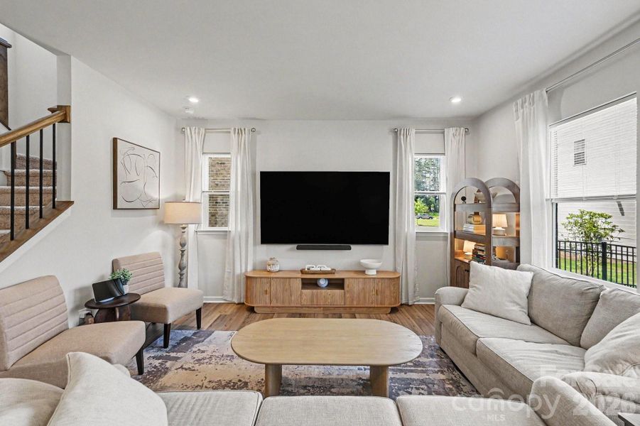 Open Concept Living room 9 foot ceilings Open Concept Living room 9 foot ceilings