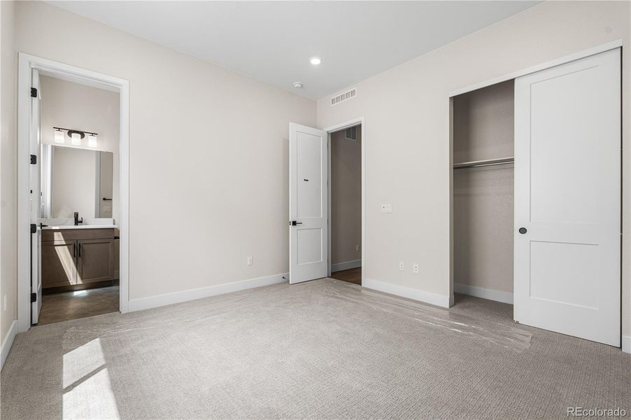 Spacious, unfurnished interior of a new home in Retreat at The Canyons, Castle Pines (Image 30).