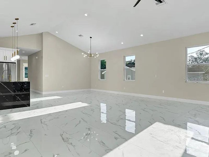 Spacious, unfurnished interior of a new home in , St. Petersburg (Image 9).