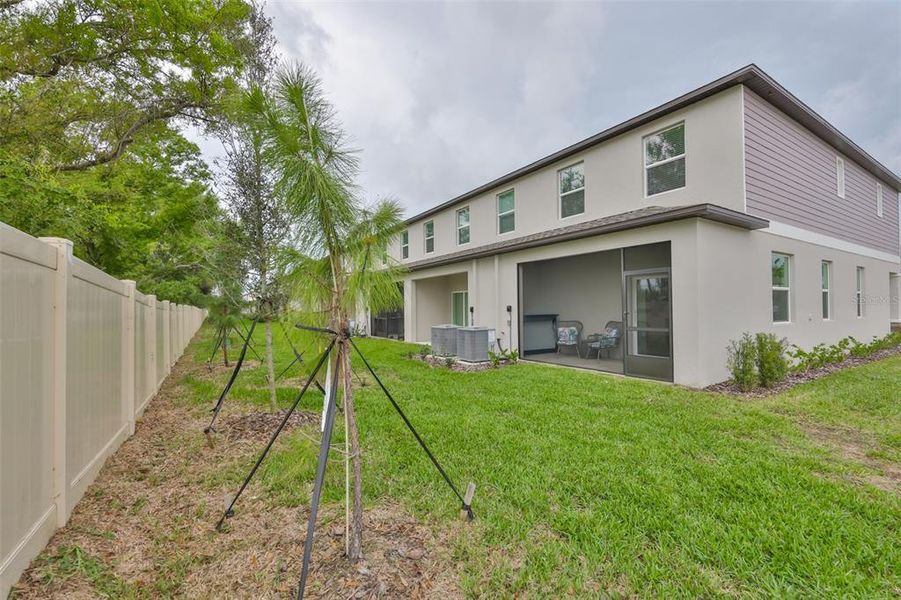 Exterior details and patio area of a home in , Ruskin (Image 3).