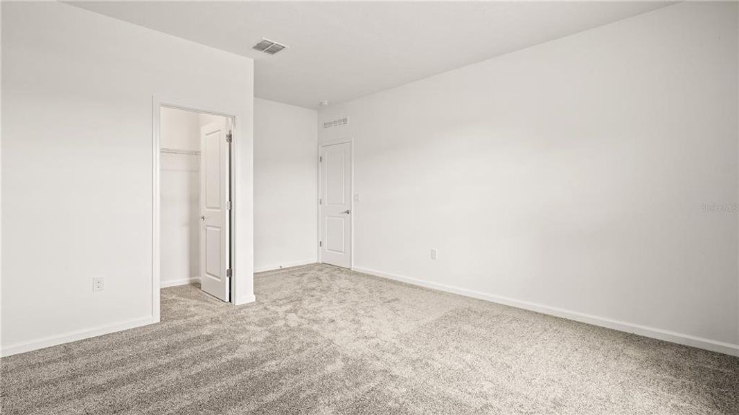 Spacious, unfurnished interior of a new home in Bridgewalk, St. Cloud (Image 12).