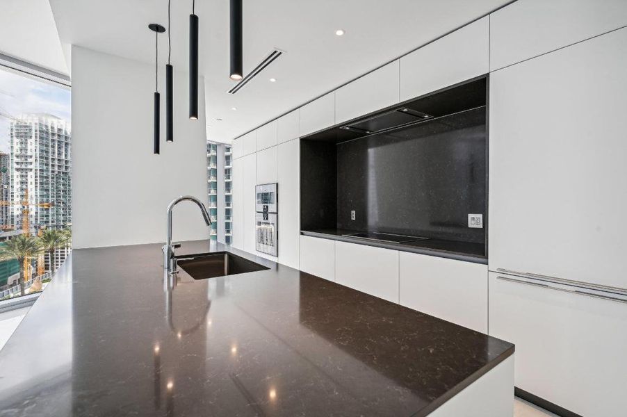 Biscayne Blvd Way 1907-007