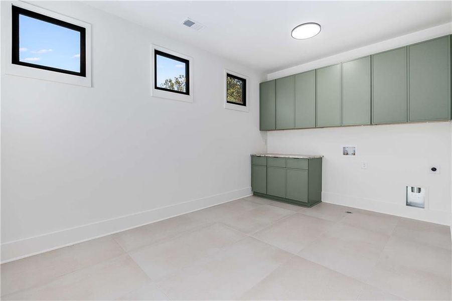 Spacious, unfurnished interior of a new home in , Sandy Springs (Image 60). Spacious, unfurnished interior of a new home in , Sandy Springs (Image 60).