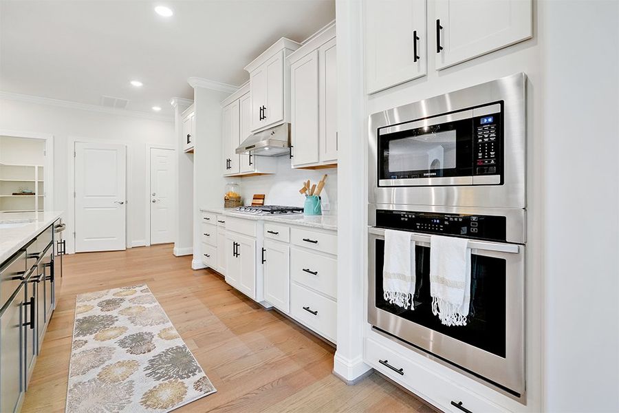 Shelter Bay, Kitchen