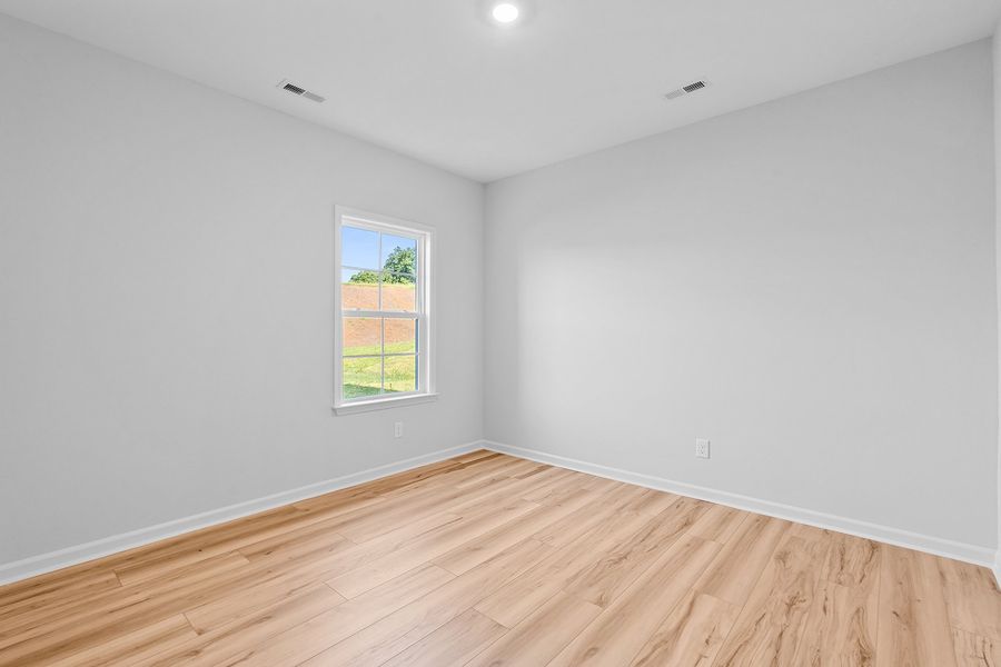 Spacious, unfurnished interior of a new home in Brooke Hill, Lewisville (Image 35).