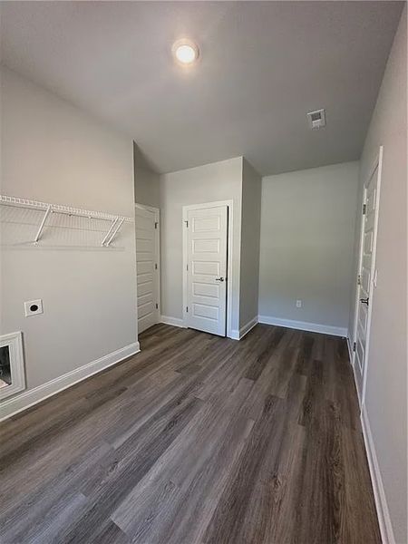 Spacious, unfurnished interior of a new home in Mirror Lake at South Harbour, Villa Rica (Image 16).