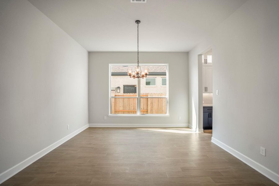 Spacious, unfurnished interior of a new home in Sienna 70' Lots, Missouri City (Image 40). Spacious, unfurnished interior of a new home in Sienna 70' Lots, Missouri City (Image 40).