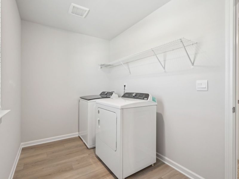 Close-up of interior finishes inside a home in Manning Mill, Adairsville (Image 12).