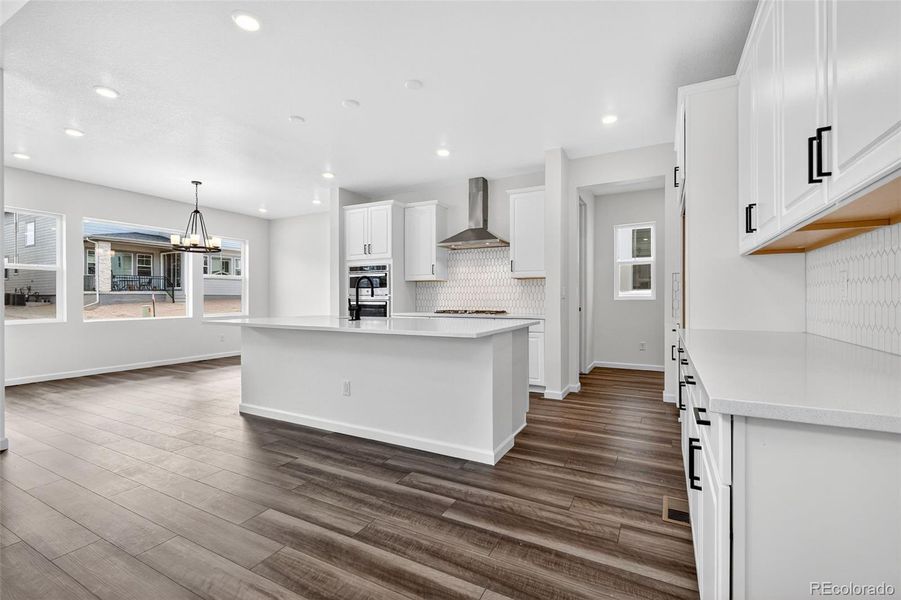 7266 Goldbloom ~ Ready Now