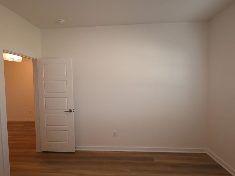 Spacious, unfurnished interior of a new home in Summerview, Fulshear (Image 24).