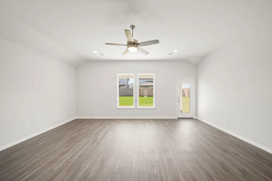 Spacious, unfurnished interior of a new home in Bluestem, Brookshire (Image 11).