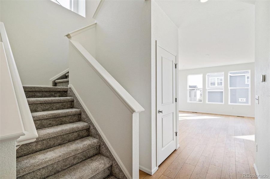 Spacious, unfurnished interior of a new home in Turnberry, Commerce City (Image 20).