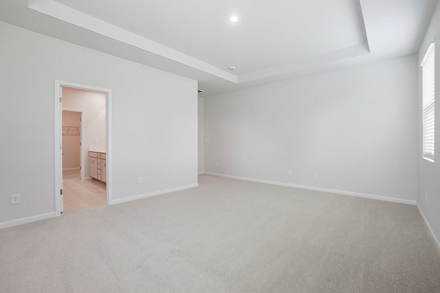 Spacious, unfurnished interior of a new home in Waxhaw Landing, Monroe (Image 19).