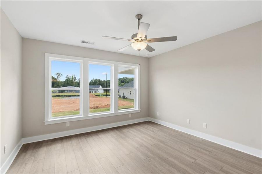 Spacious, unfurnished interior of a new home in Old Mill Preserve, Dallas (Image 18).