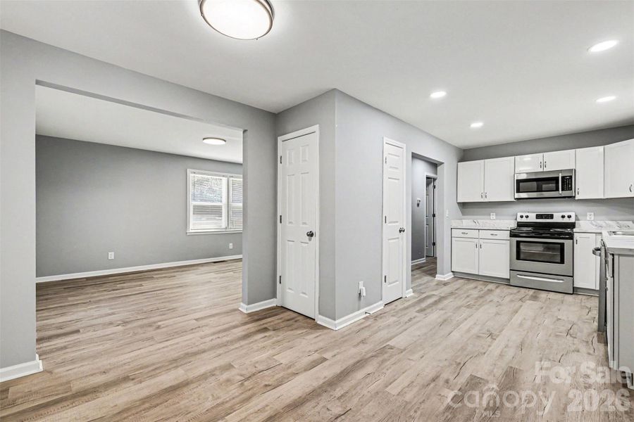 Spacious, unfurnished interior of a new home in , Rock Hill (Image 9).