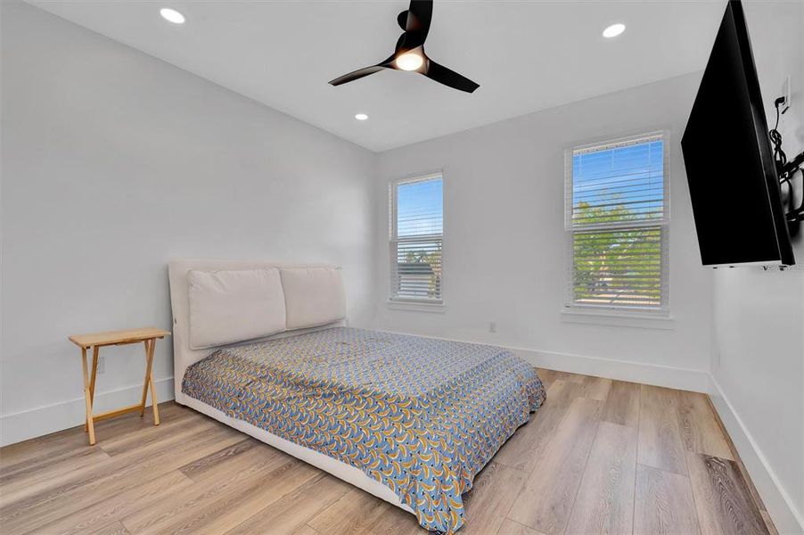 Furnished interior view inside a new home in , Sarasota (Image 34).
