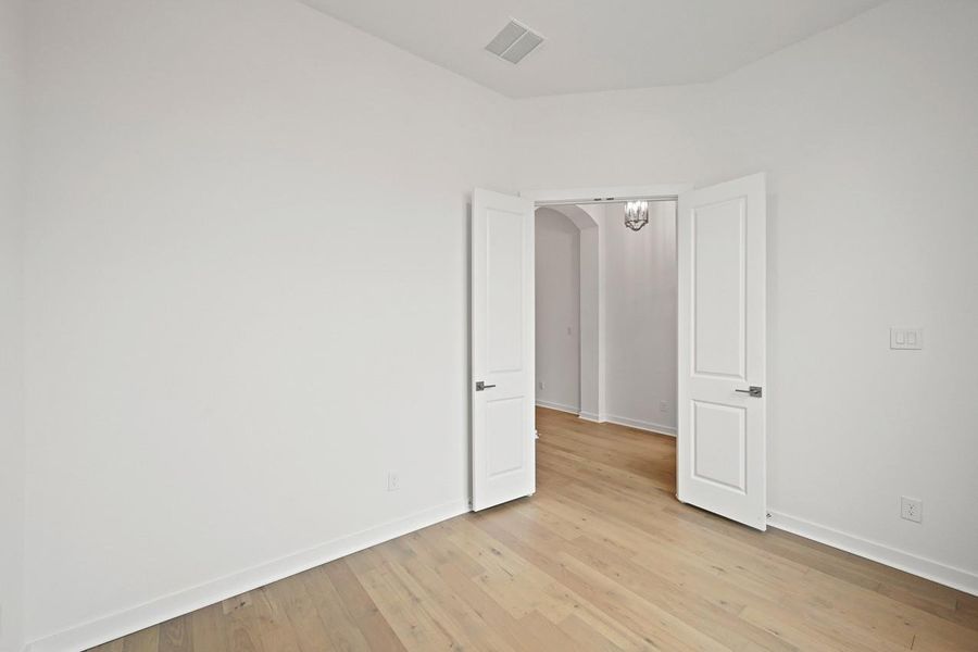 Spacious, unfurnished interior of a new home in Grand Central Park: 55ft. lots, Conroe (Image 11).