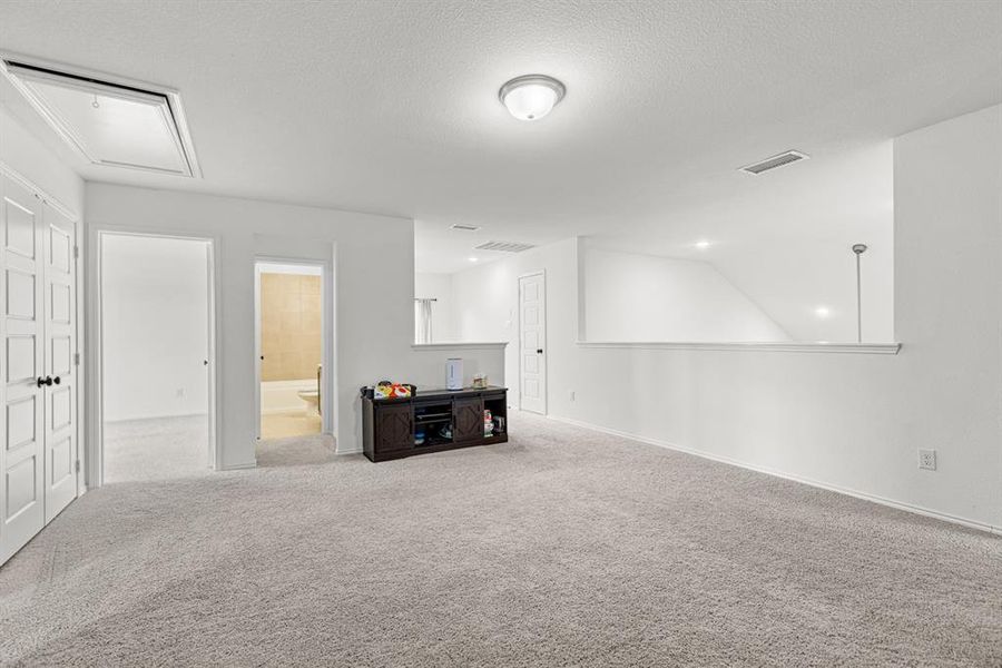 Spacious, unfurnished interior of a new home in Waterscape 50s Sales Phase 2, Royse City (Image 15).