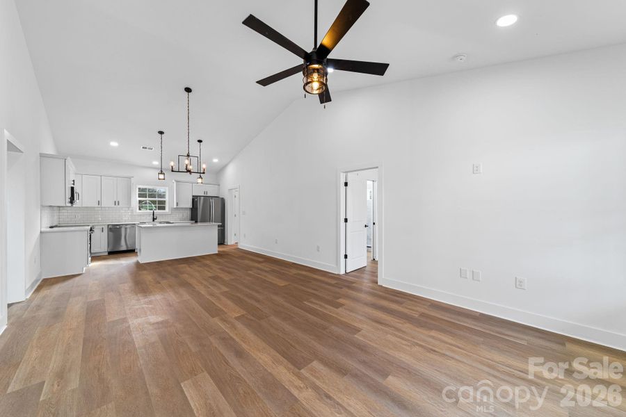 Living Room / Kitchen Living Room / Kitchen