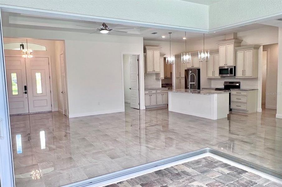Spacious, unfurnished interior of a new home in , Rotonda West (Image 35).