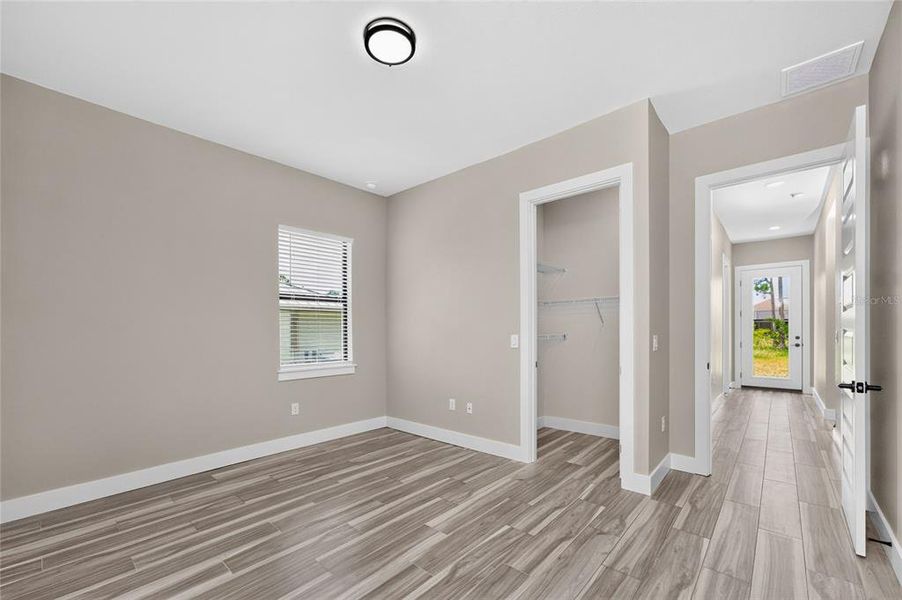 Spacious, unfurnished interior of a new home in , Rotonda West (Image 22).