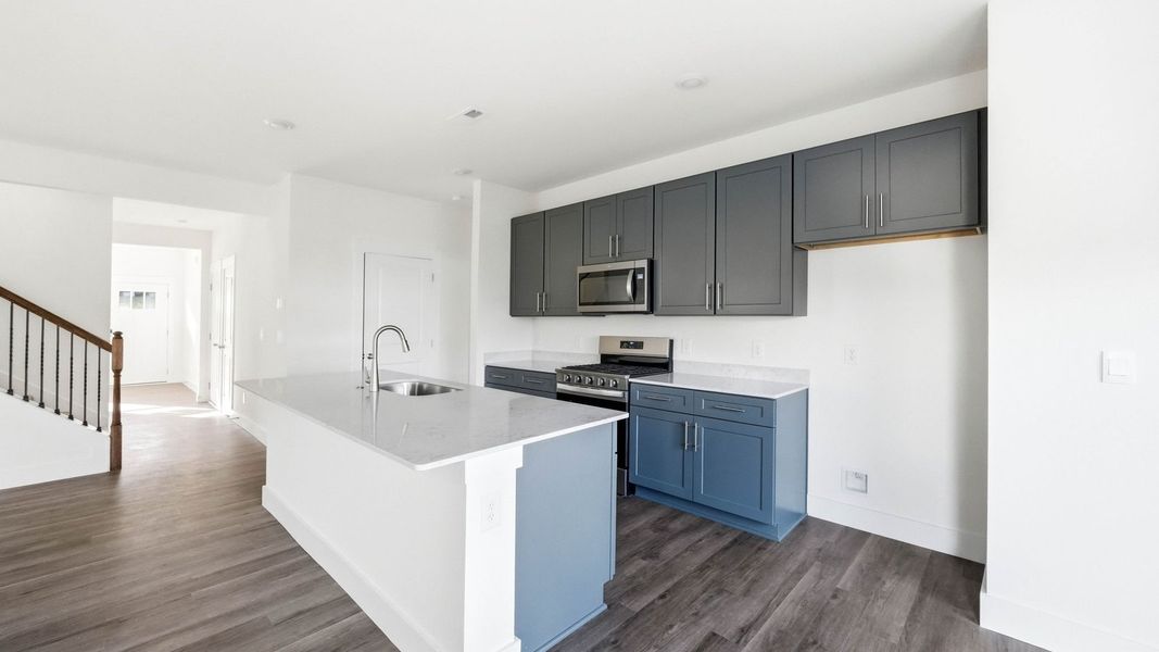 Furnished interior view inside a new home in Polo Fields, Kingsport (Image 6).
