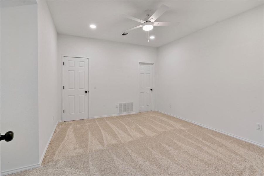 Spacious, unfurnished interior of a new home in , Powderly (Image 15).