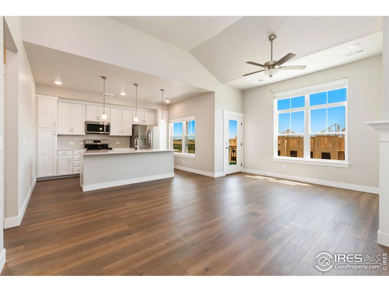 Bright, open kitchen & dining area