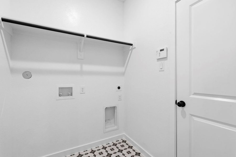 Spacious, unfurnished interior of a new home in Sienna 45', 50', Missouri City (Image 16).