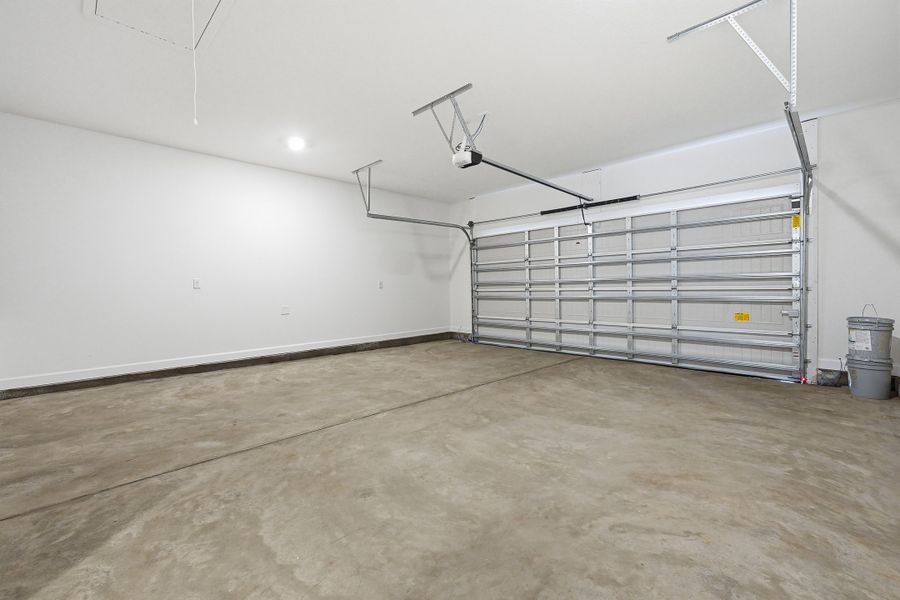 Spacious, unfurnished interior of a new home in , Crestview (Image 27).